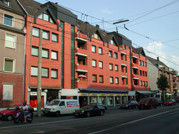 Wohn- und Geschäftshaus mit 32 Einheiten Baujahr 1984